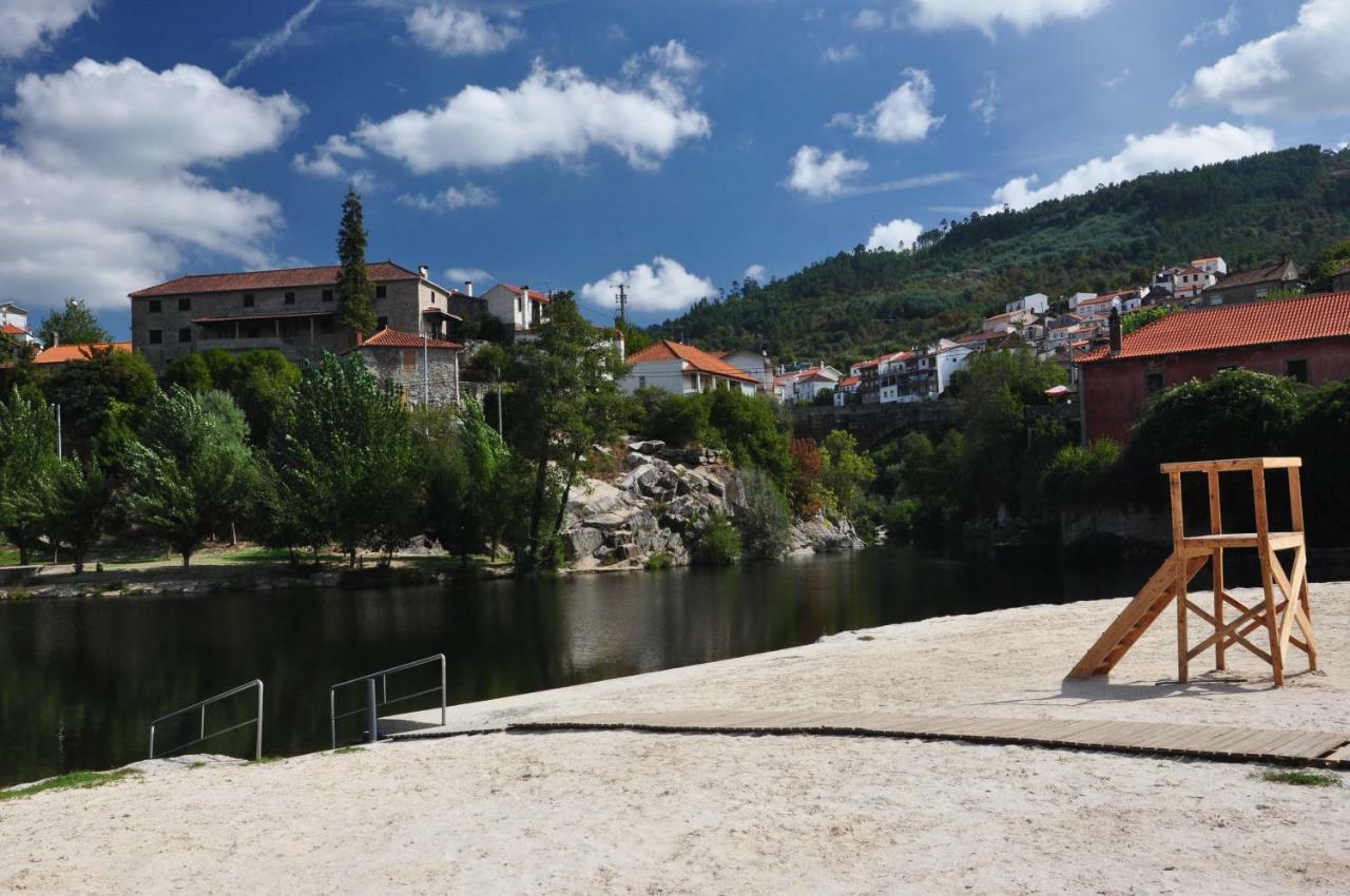 Ferienwohnung A Look Into The River Avô Exterior foto